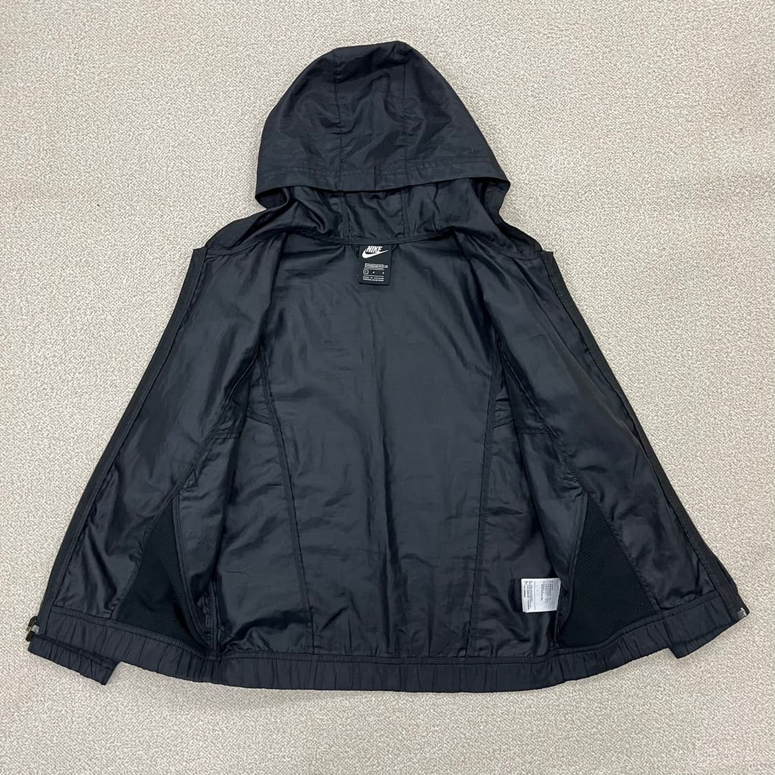 [L] 나이키 러닝 여성 경량 바람막이 후드 자켓 블랙 3937 상품이미지4