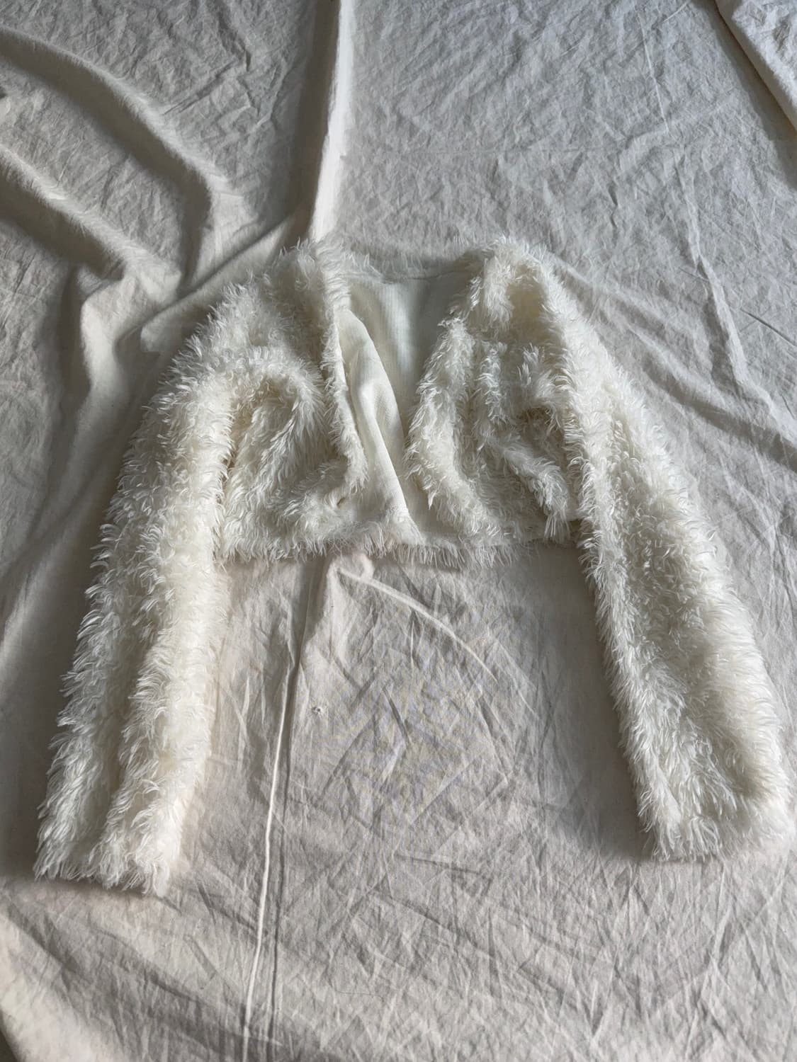 크림 아이보리 러블리 로걀 폭닥 크롭 볼레로 상품이미지1