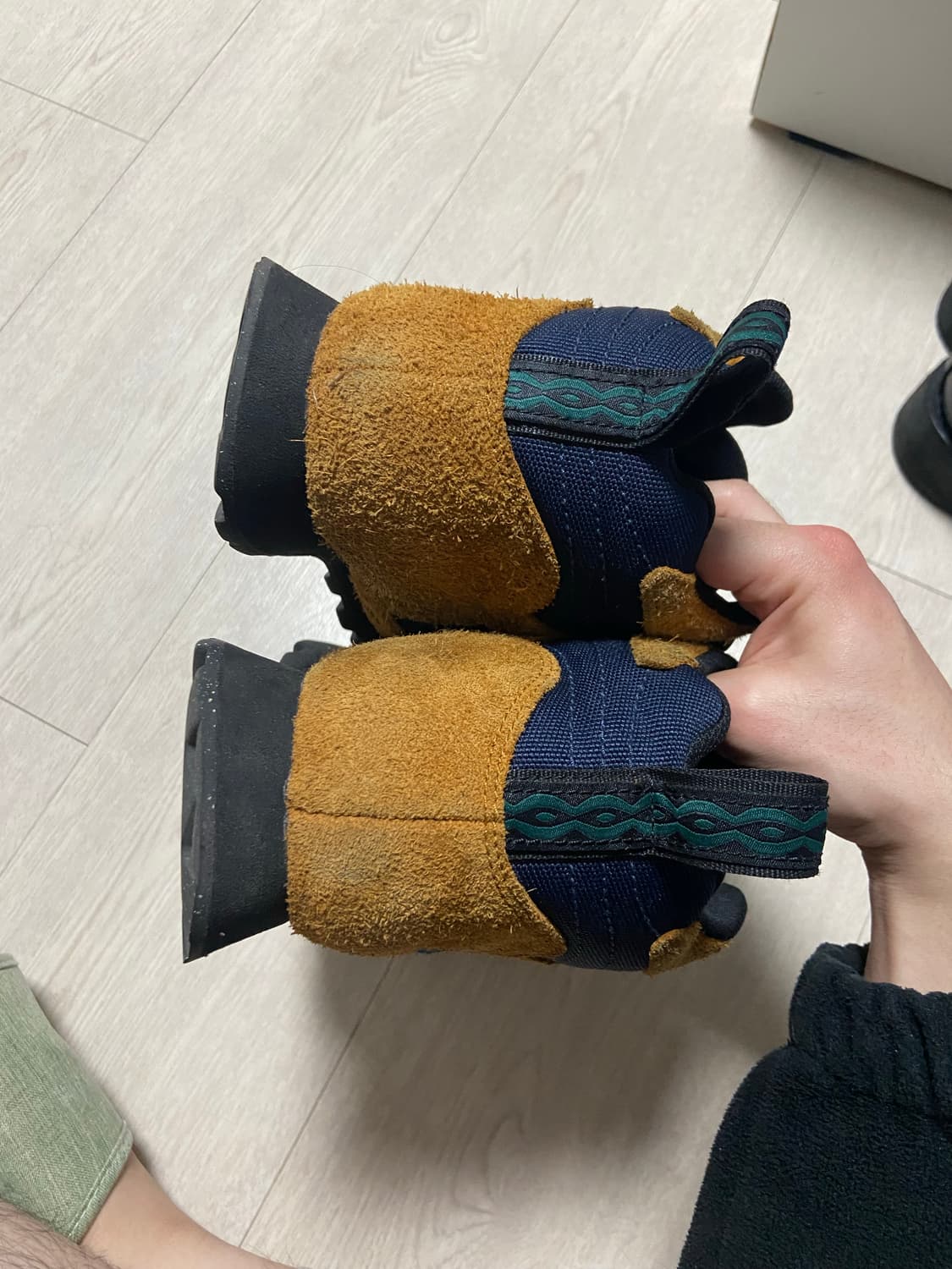 나이키 ACG 토레 미드 트레킹화 상품이미지4