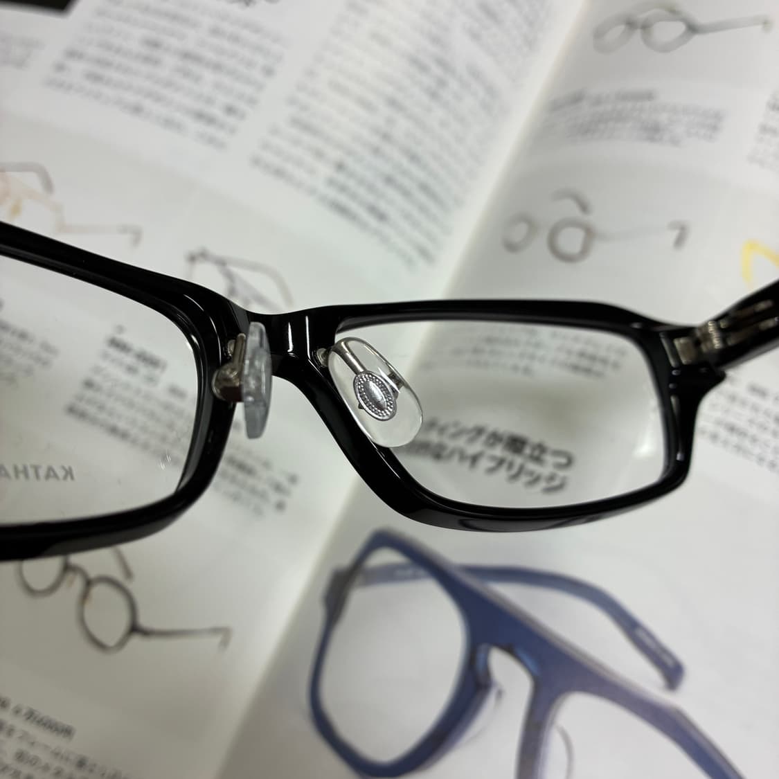 KATHARIN HAMNETT LONDON 캐서린 햄넷 런던 블랙 안경 상품이미지8