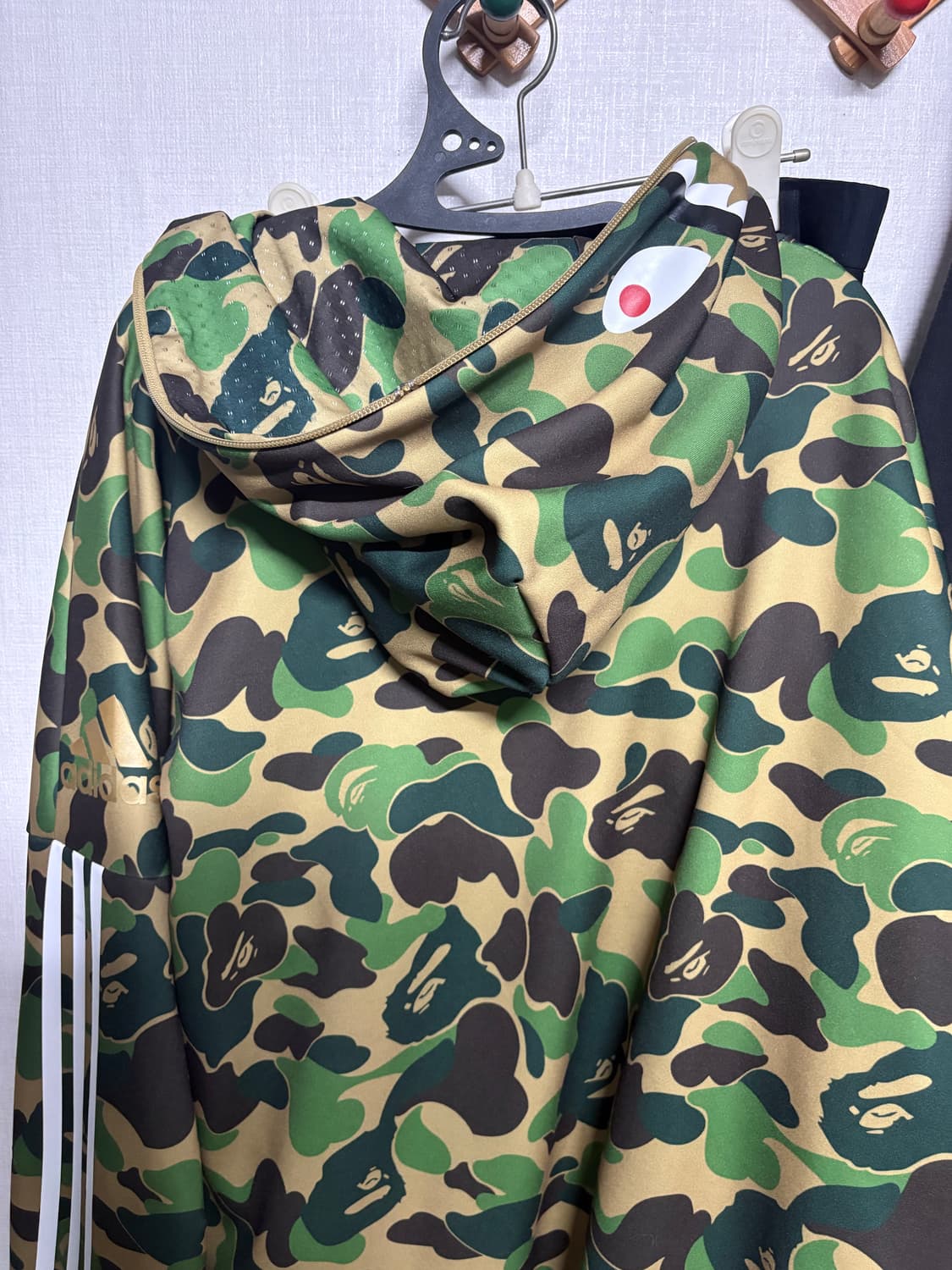 베이프 아디다스 녹계 샤크 풀 집업 져지 2xl 상품이미지3