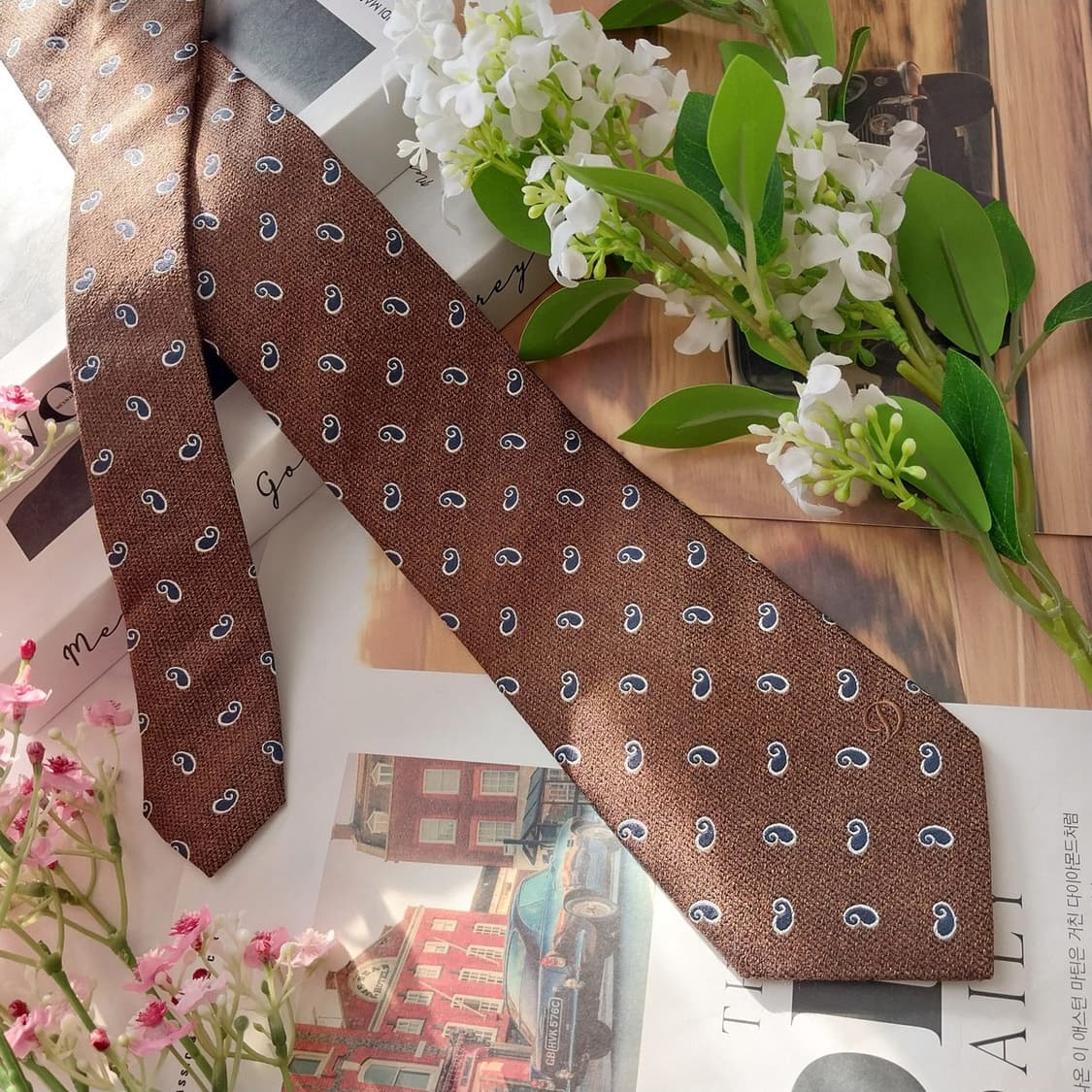 듀퐁 실크 브라운 페이즐리 패턴 슬림 넥타이 8cm A+등급 K1888
 상품이미지3