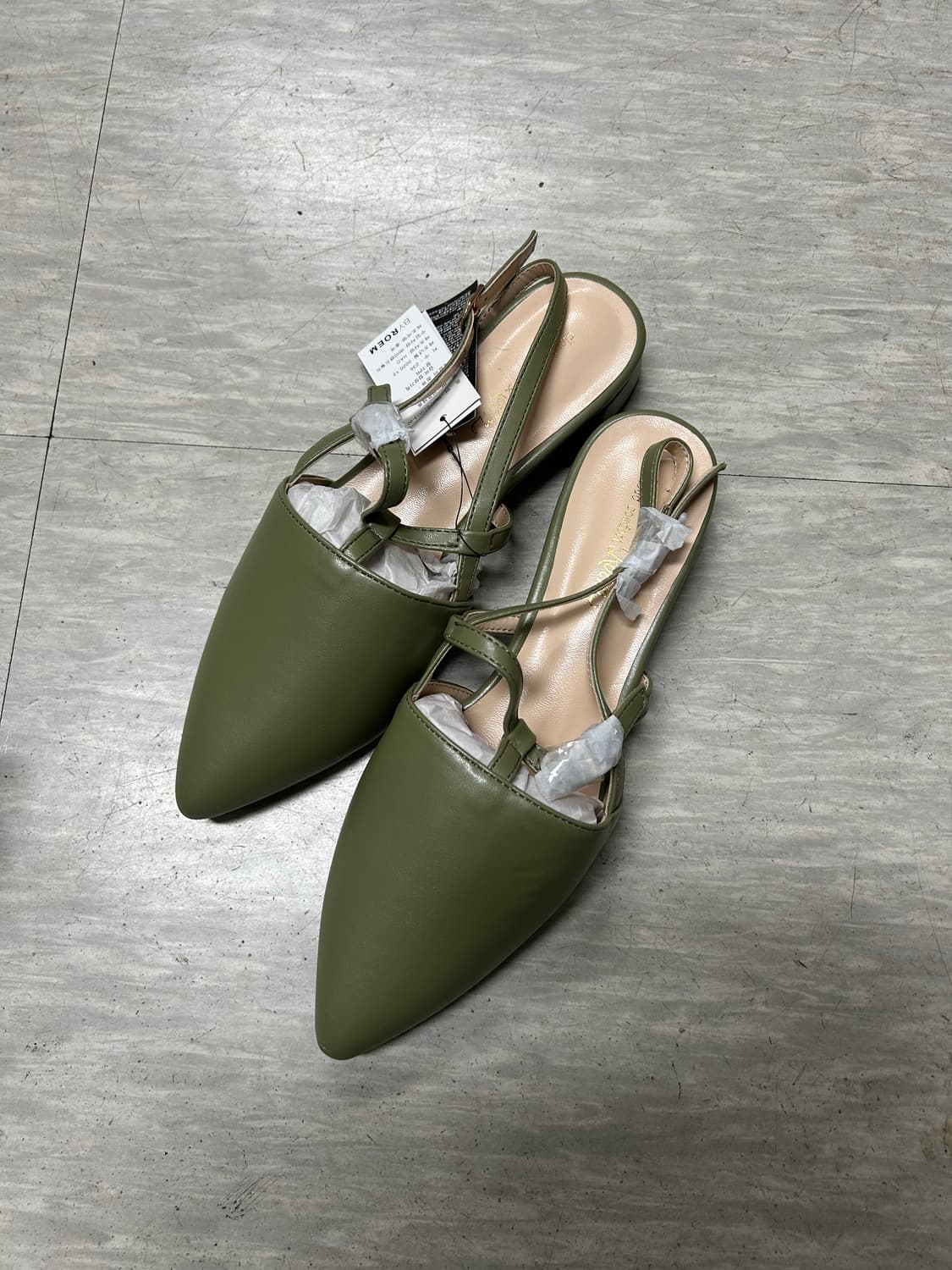 로엠 여성 구두 235mm 카키 새상품 상품이미지2