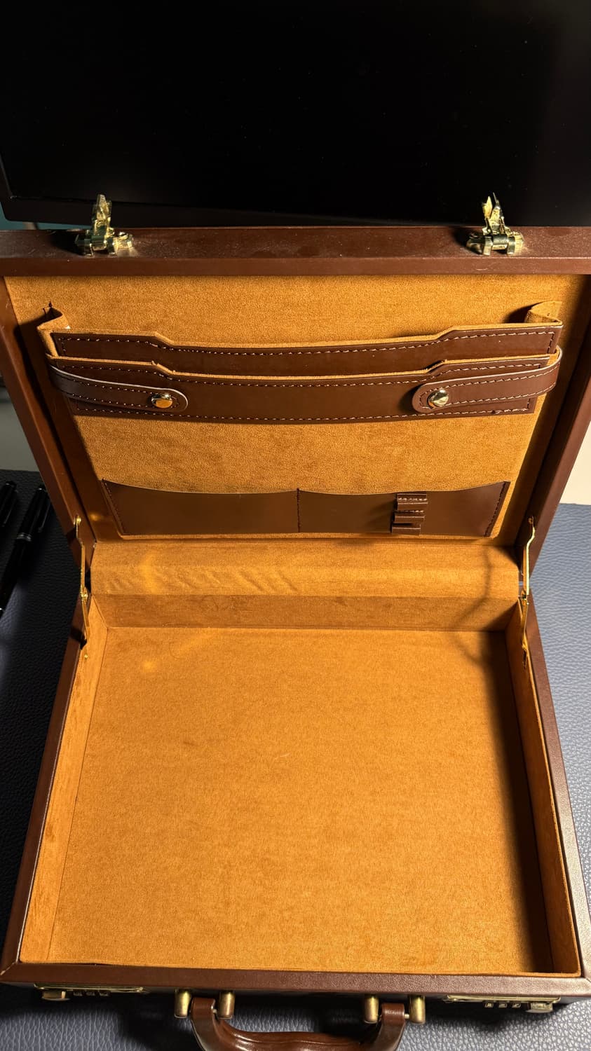 Travis scott utopia 브리프 케이스 상품이미지5