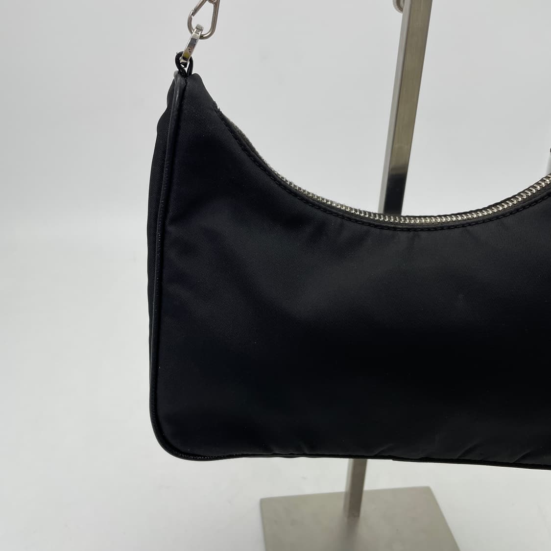 프라다 리에디션 2005 테수토 체인 숄더백 상품이미지6