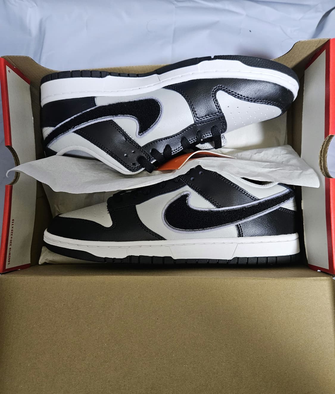 나이키 덩크 로우 "셰닐 스우시 블랙 그레이" 상품이미지4