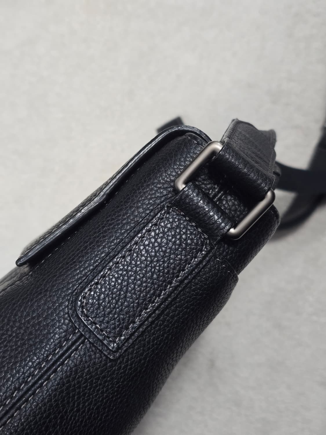 Daks 닥스 그리드패턴 블랙 크로스백 상품이미지5