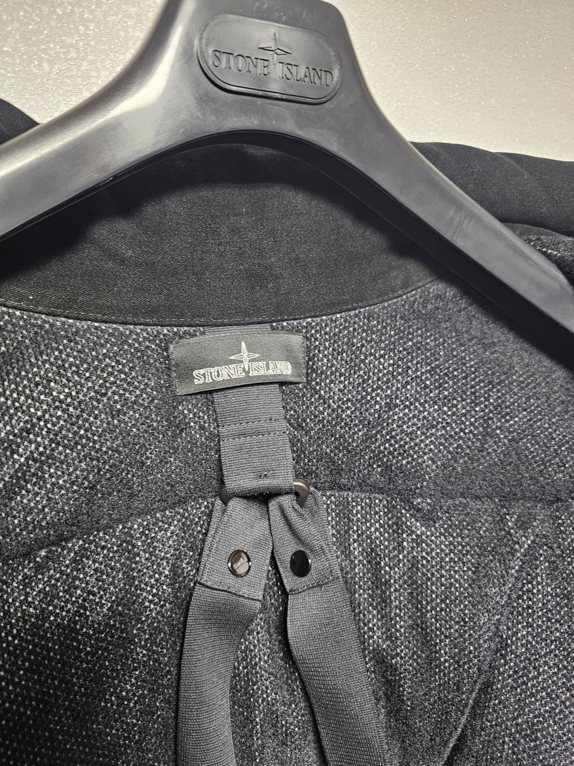 스톤아일랜드 쉐도우프로젝트 러버라이즈드 리넨 다운 패딩 자켓 상품이미지6