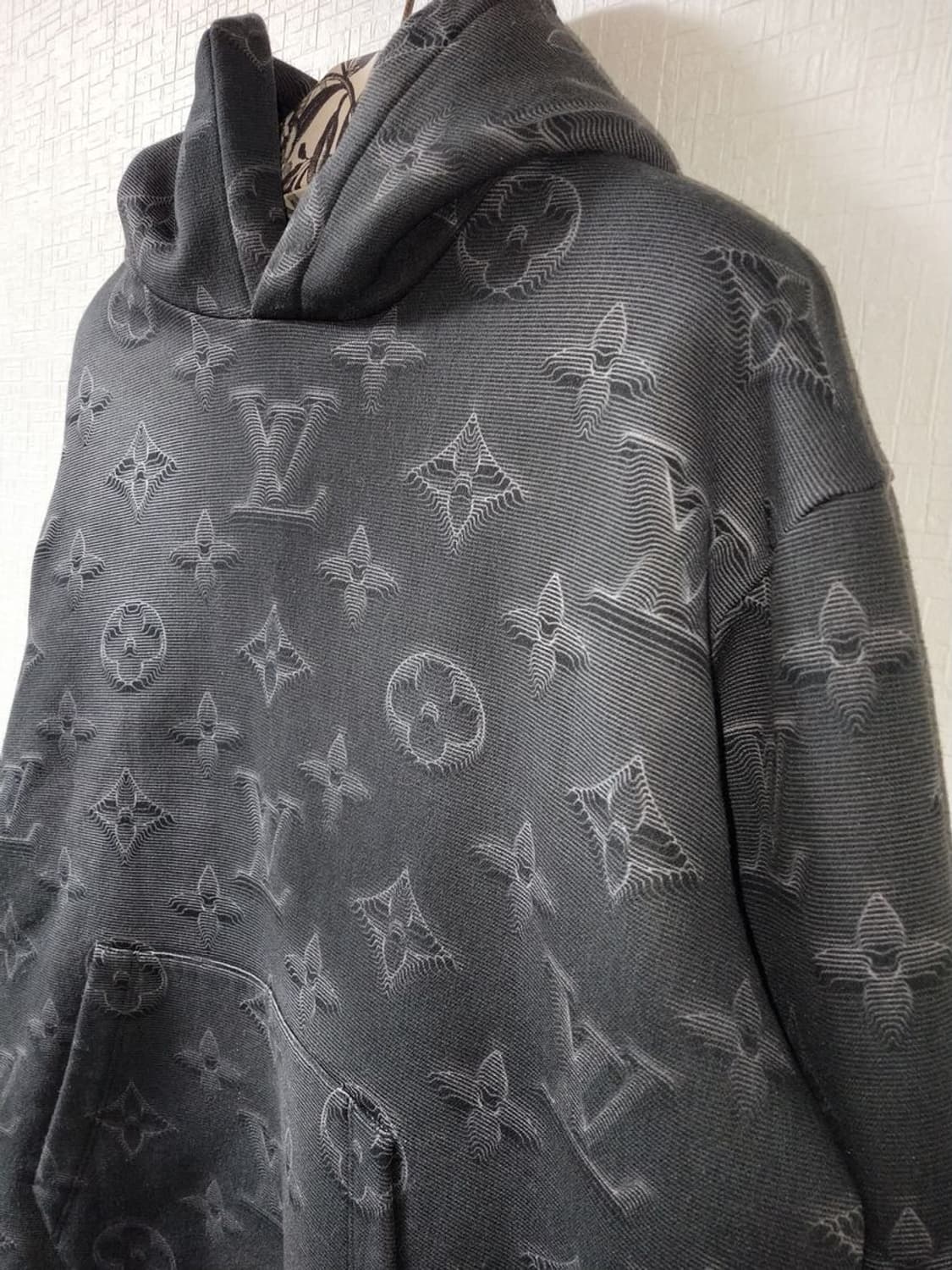 [정품] 루이비통 자카드 3D 풀 모노그램 후드티 블랙 L 상품이미지2