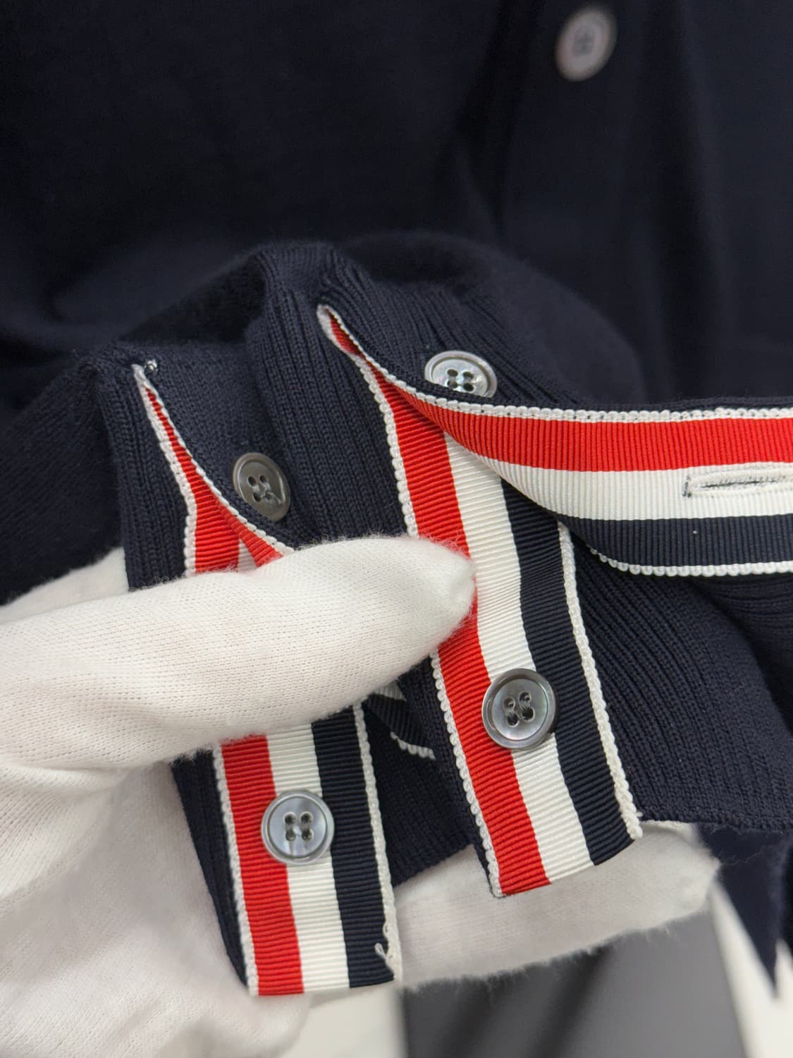 [2] 톰브라운 사선완장 메리노 울 가디건 상품이미지4