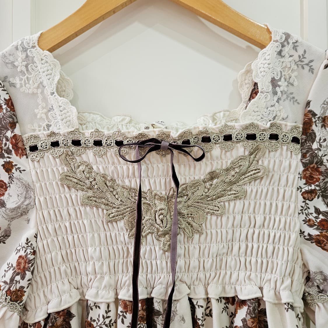 엑시즈팜 (axes femme) 로즈 레이스 스모킹 원피스 상품이미지3