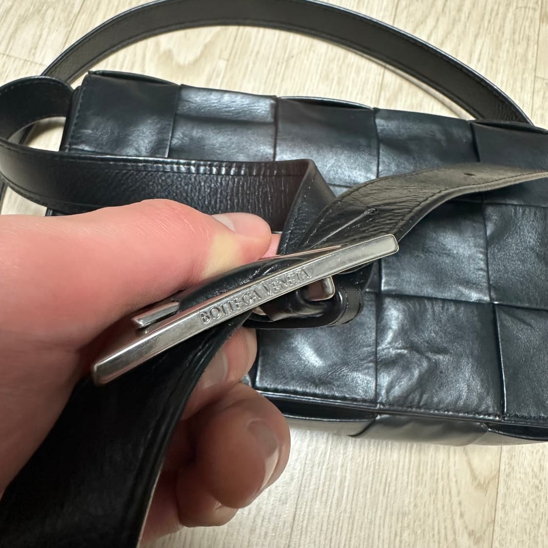 보테가베네타 카세트백 black 더현대구입 상품이미지2