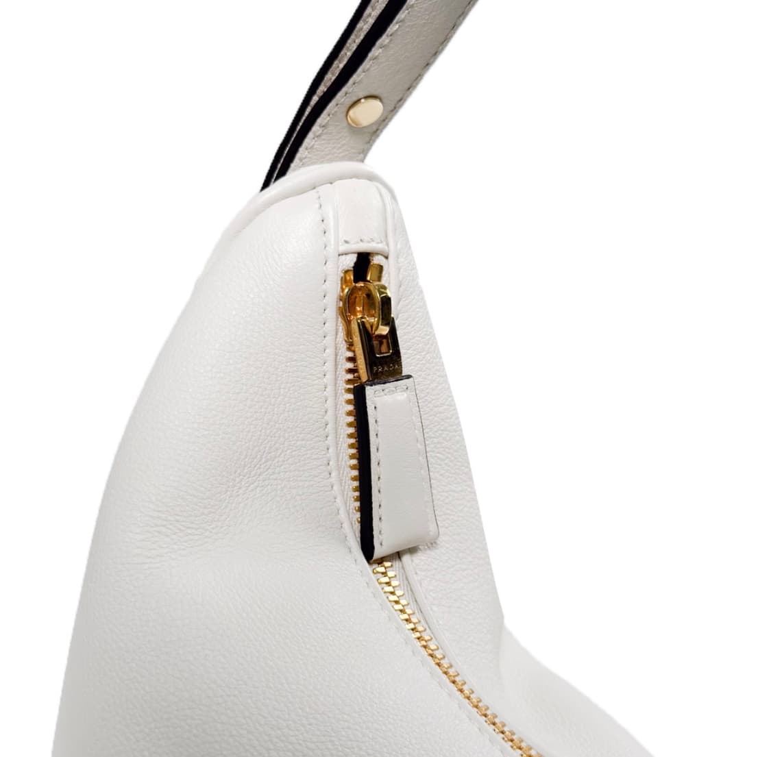 [L] 프라다 여성 아르케 삼각로고 레더 숄더백 화이트 라지 상품이미지7