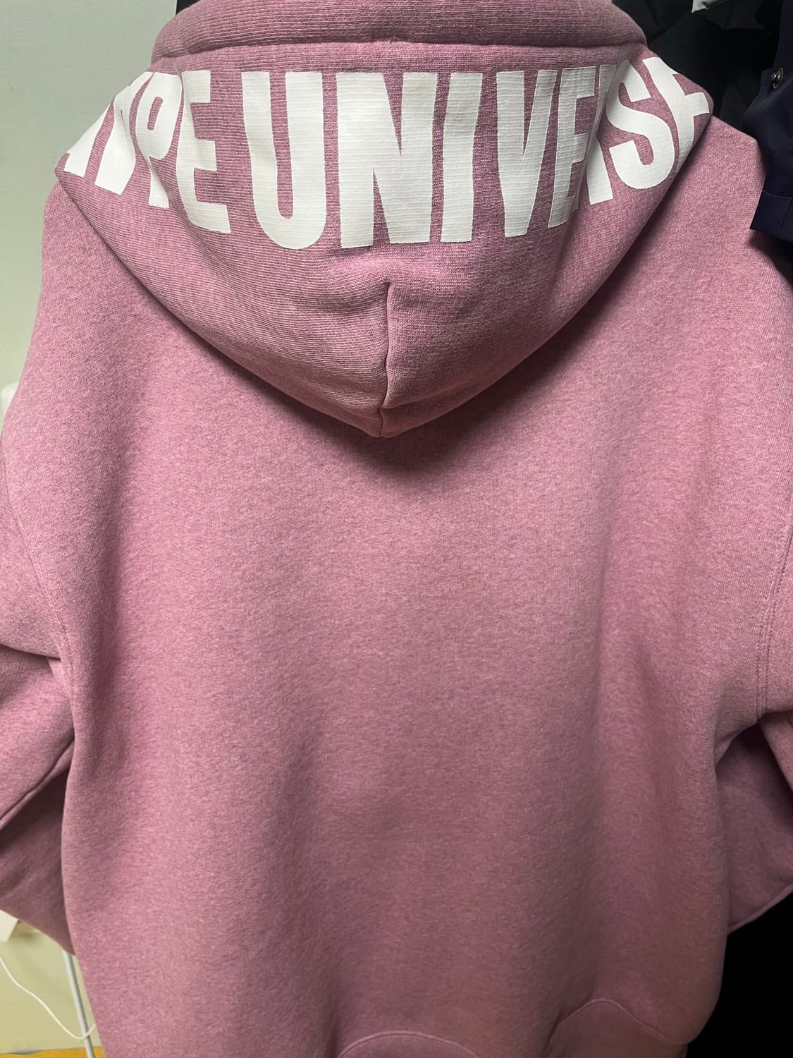 에이프 로고 프린트 후드집업 핑크 상품이미지3