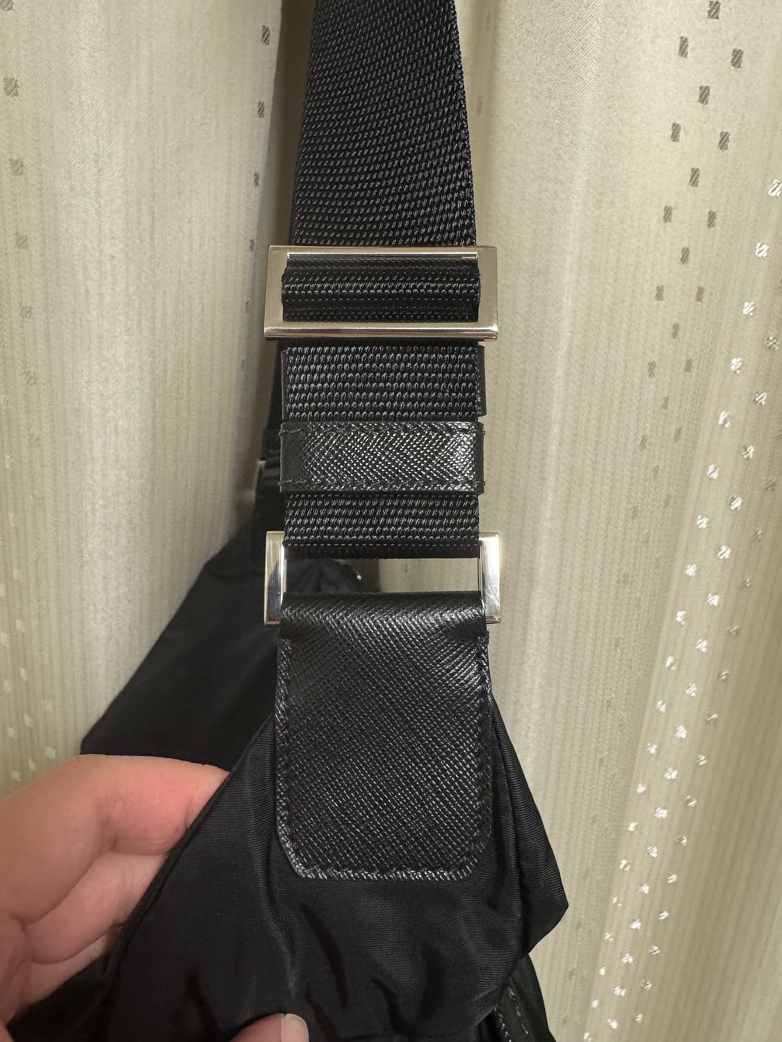 프라다 바이커백 라지 상품이미지4