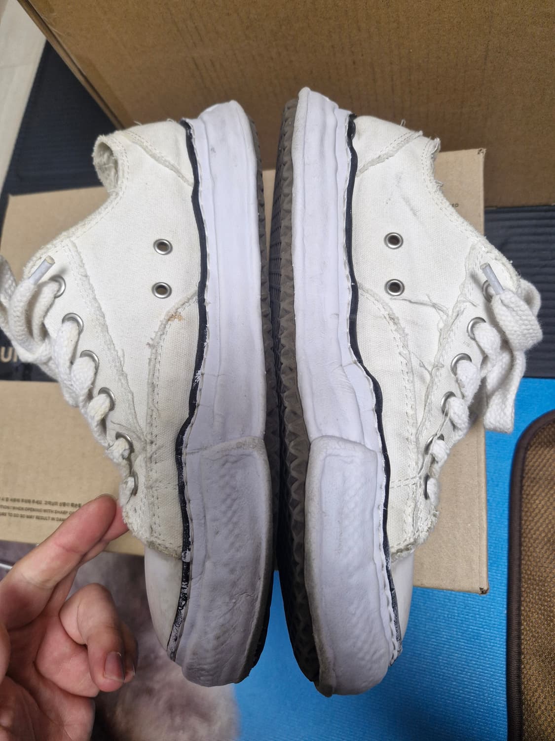 메종 미하라 야스히로 피터슨 OG 솔 캔버스 로우 스니커 화이트 상품이미지6