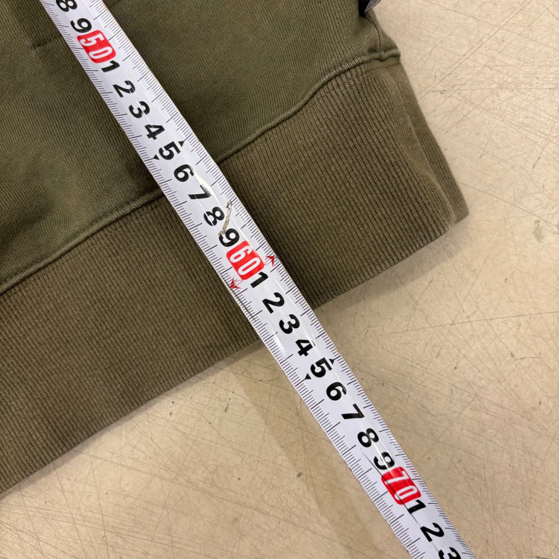 유니폼브릿지 아치로고 카키 맨투맨 상품이미지4