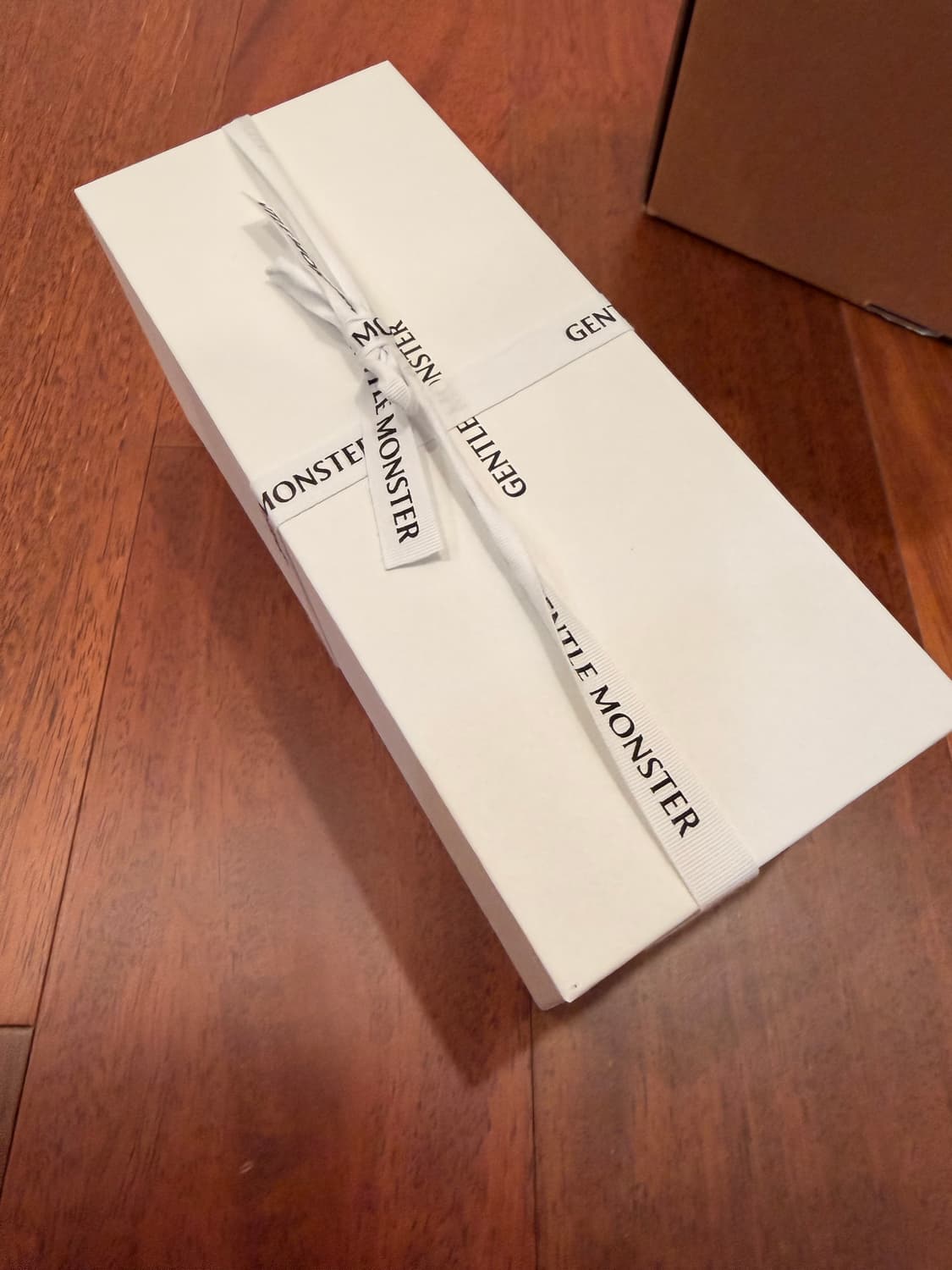 젠틀몬스터 AVON-01 블랙 선글라스 상품이미지10