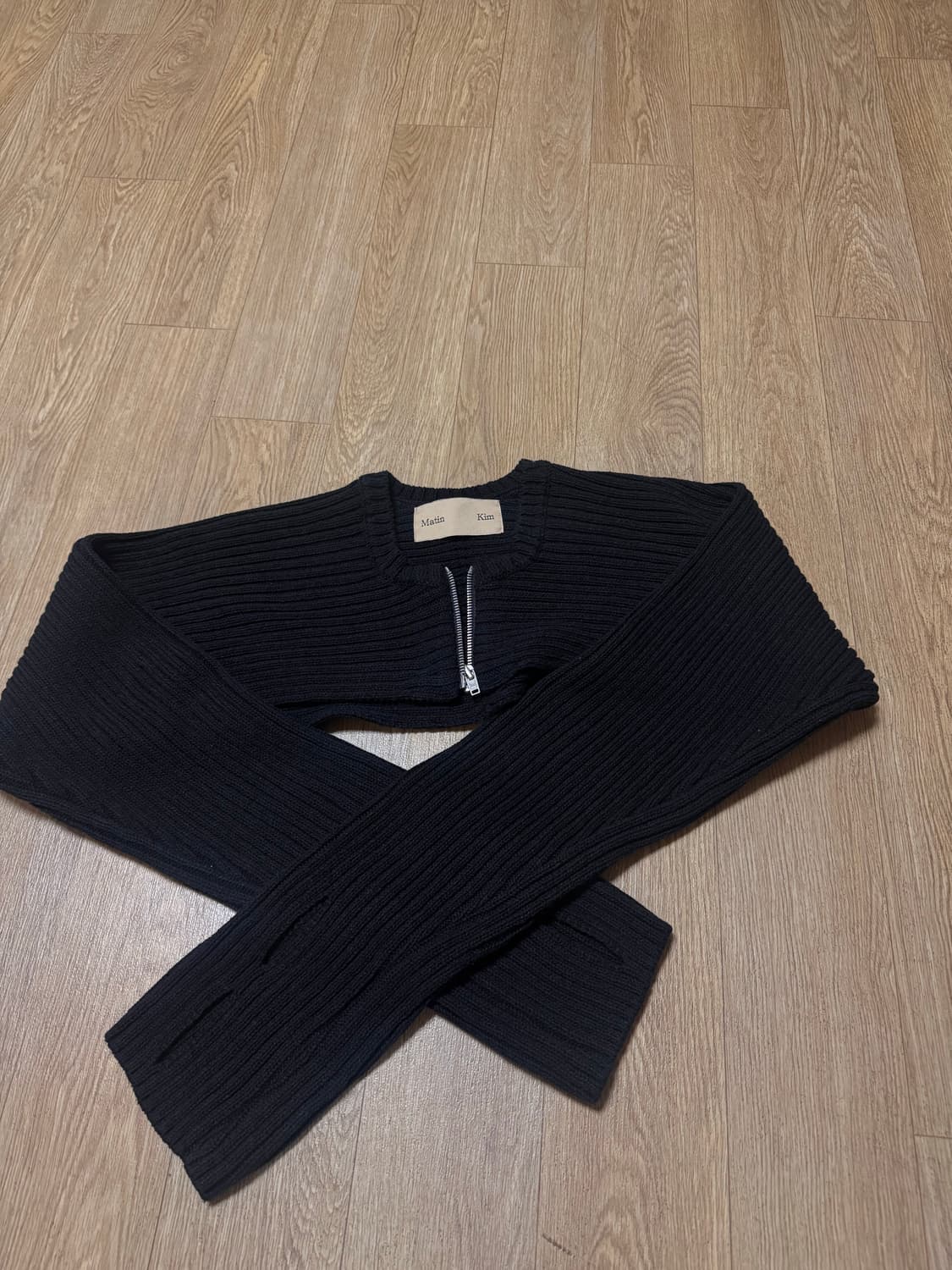 마뗑킴 핑거홀 니트 볼레로 블랙 상품이미지1