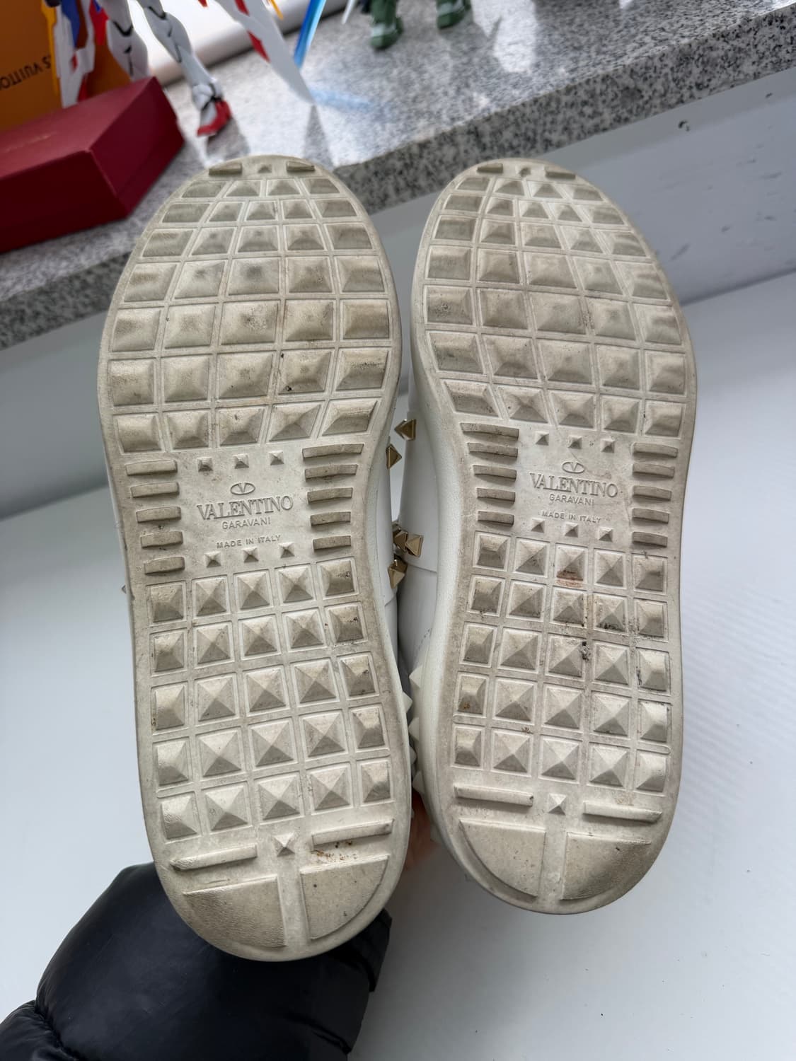 정품) 발렌티노 락스터드 스니커즈 41.5(265) 상품이미지9