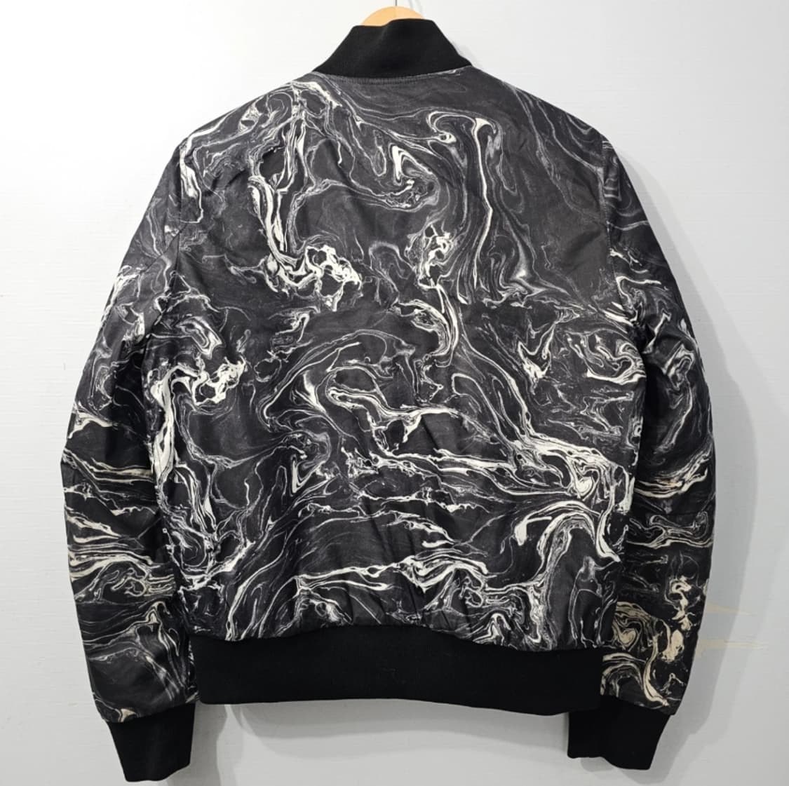 산드로 옴므 마블 프린트 리버시블 퀼팅 봄버 자켓 95 상품이미지4