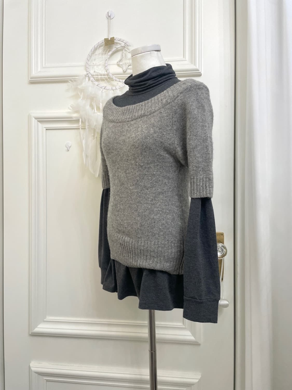 gray off-shoulder wool half sweater&char 상품이미지2