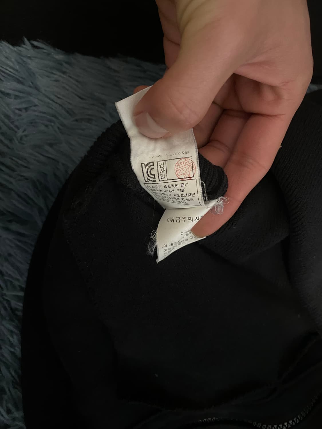 CP 컴퍼니 고글 후드 블랙 니트 상품이미지3