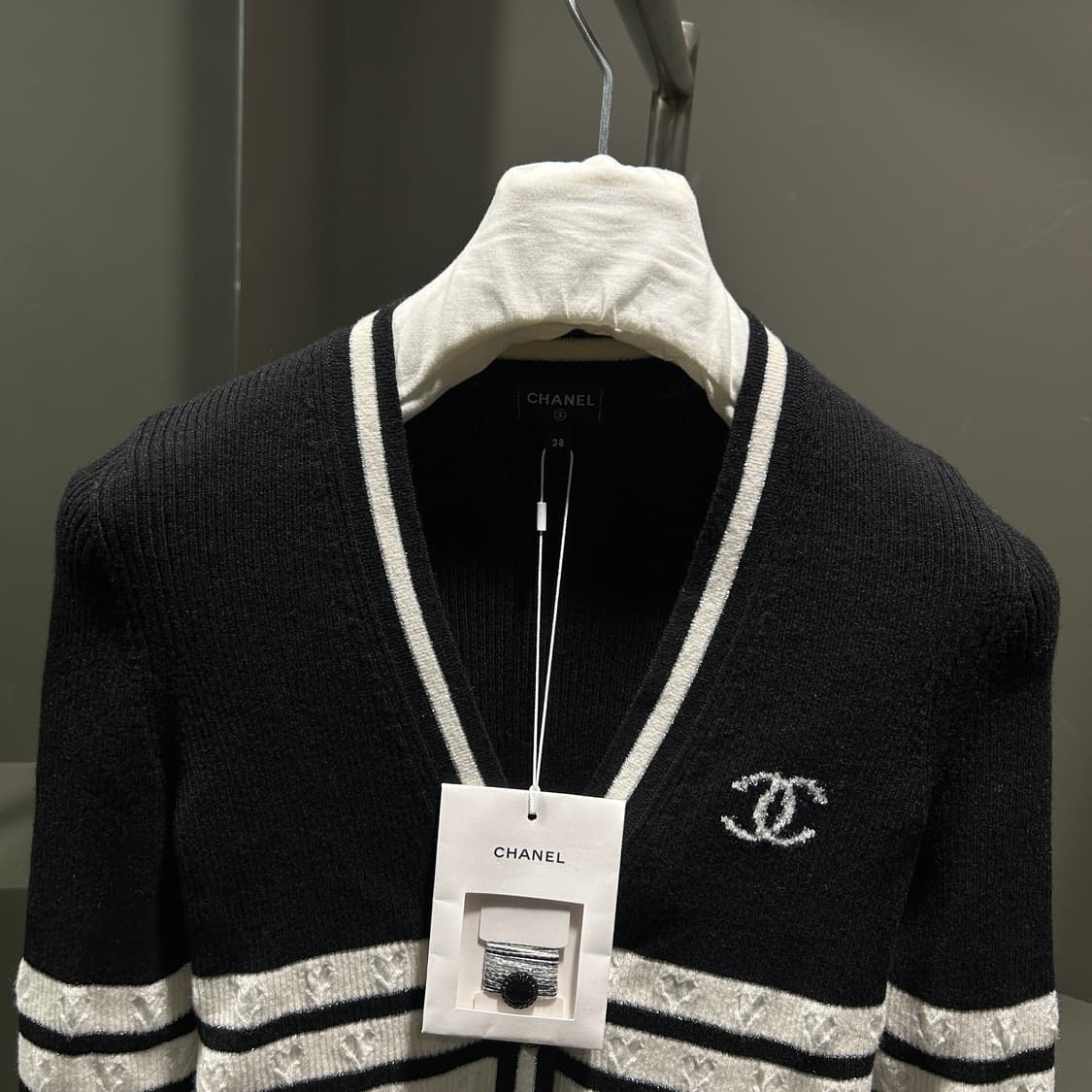 샤넬 CC로고 스트라이프 캐시미어 가디건 상품이미지2