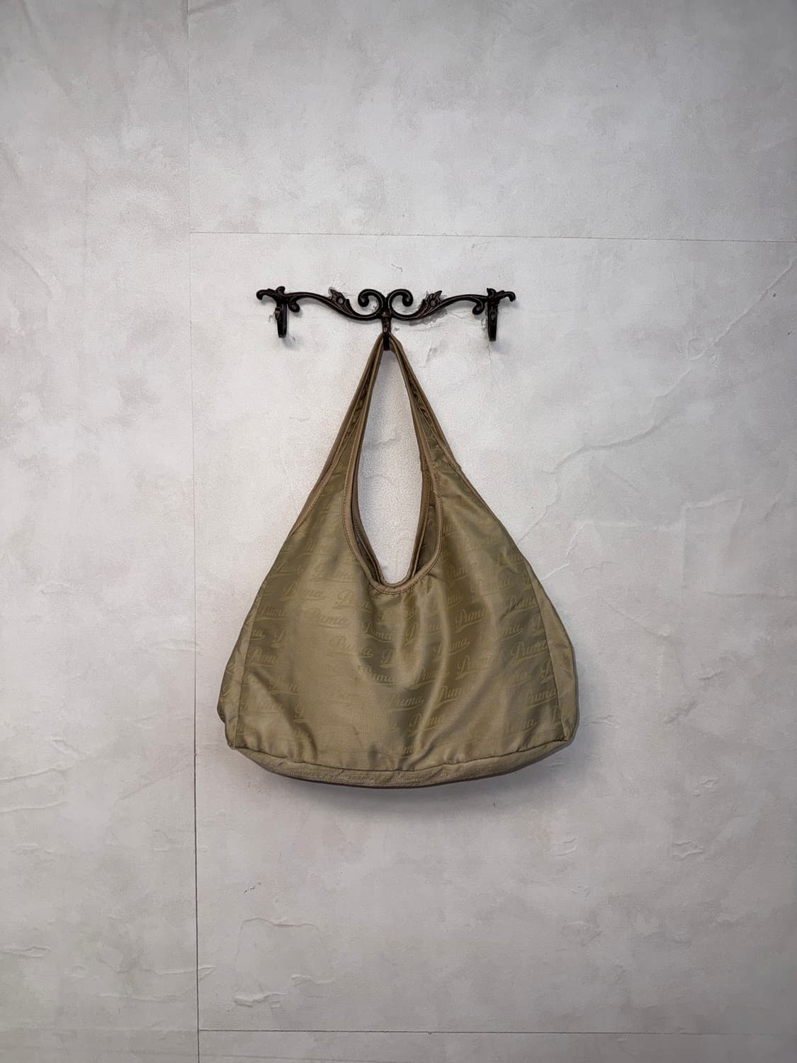 Puma beige logo pattern shoulder bag 상품이미지4