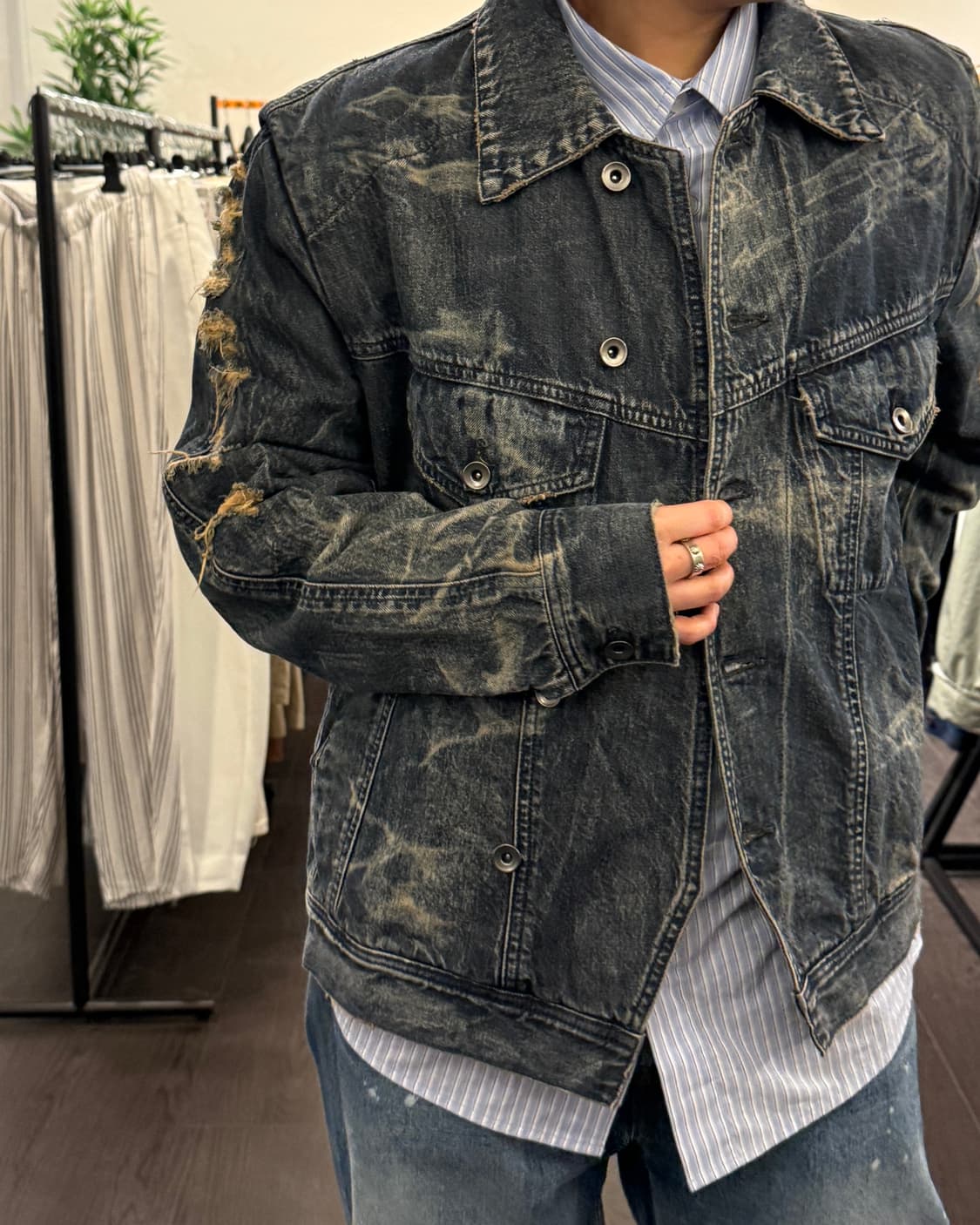 율리우스 디스트레스드 비대칭 데님자켓 상품이미지1