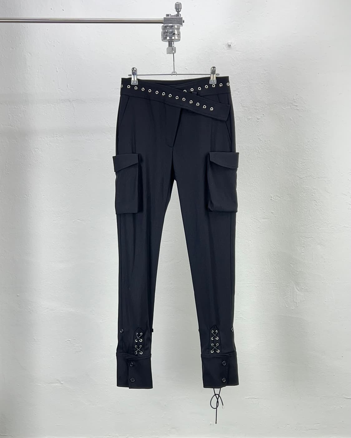 몬세 블랙 울 블랜드 그로밋 커프스 테일러드 카고 팬츠 상품이미지1