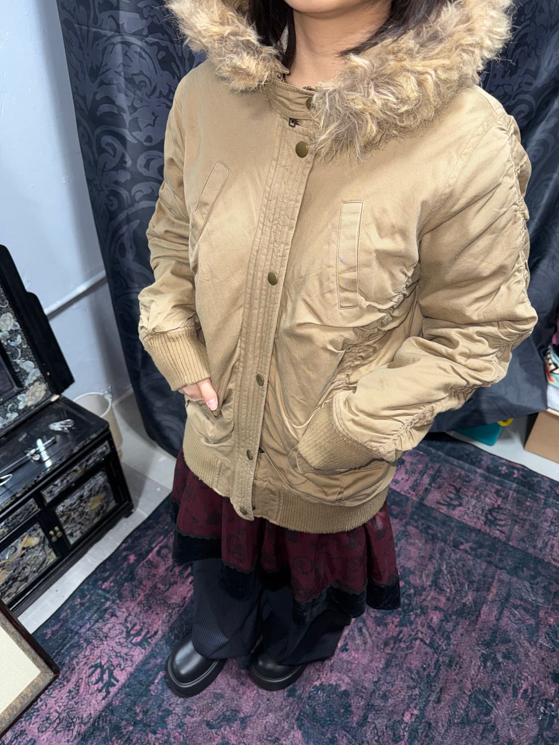 셔링 디테일 퍼후드 윈터 자켓 상품이미지2