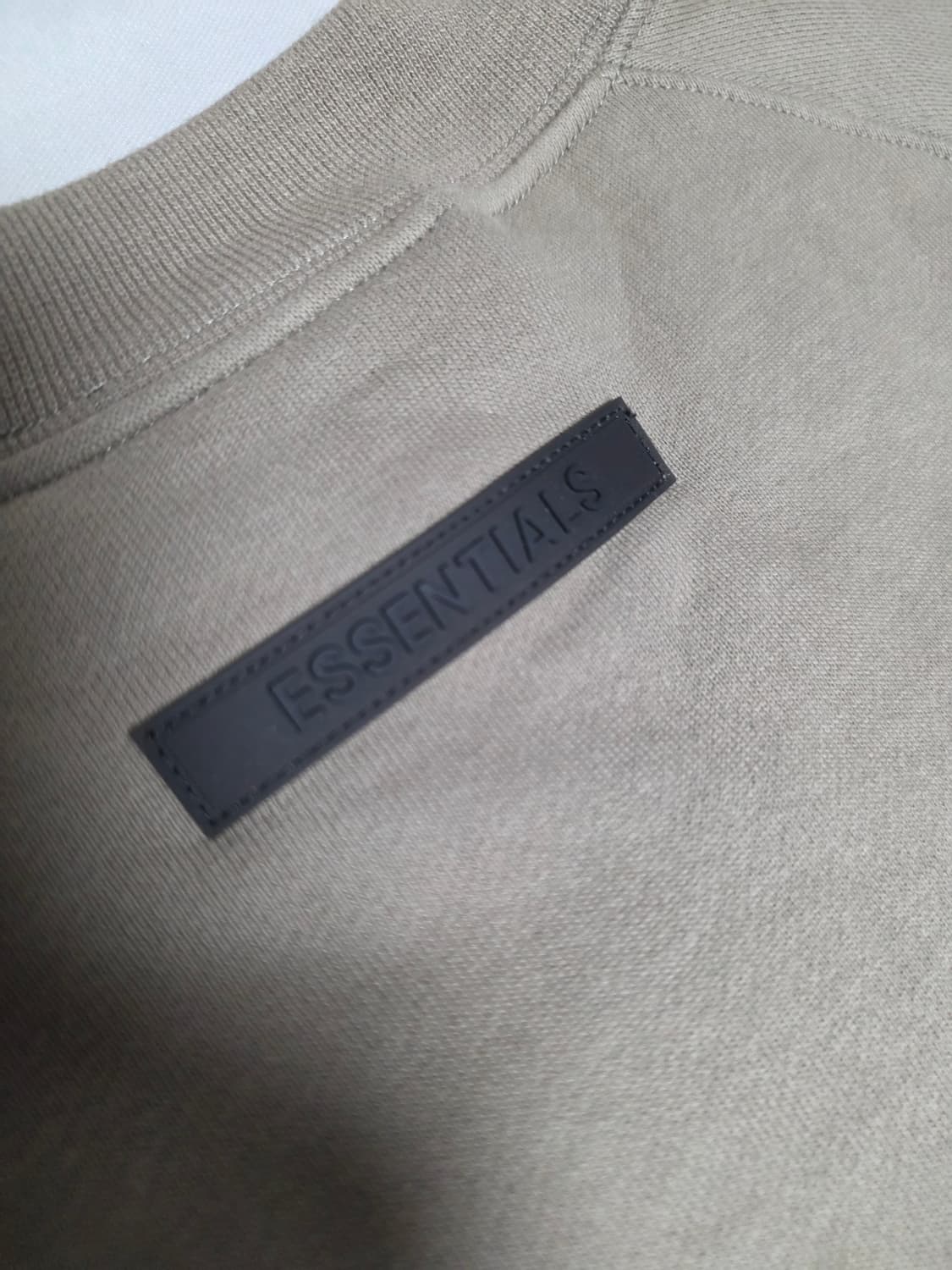 에센셜 피어오브갓 피오갓 올리브 기모 맨투맨 XL 가단 76cm 상품이미지4