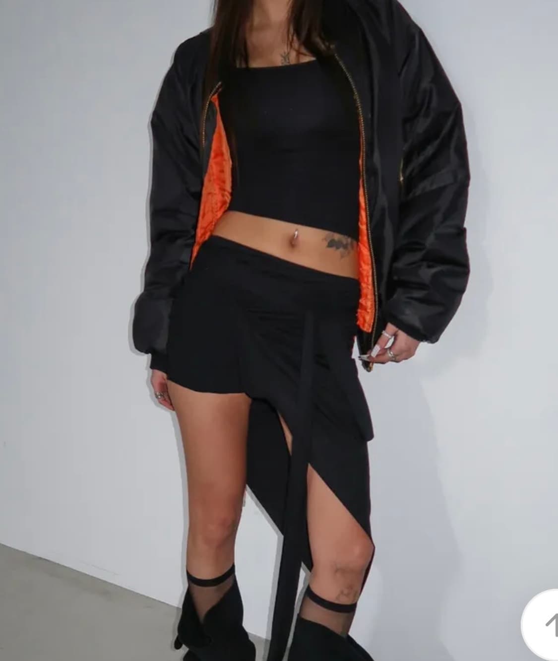 위위미유 언발란스 스트랩 미디스커트 상품이미지3