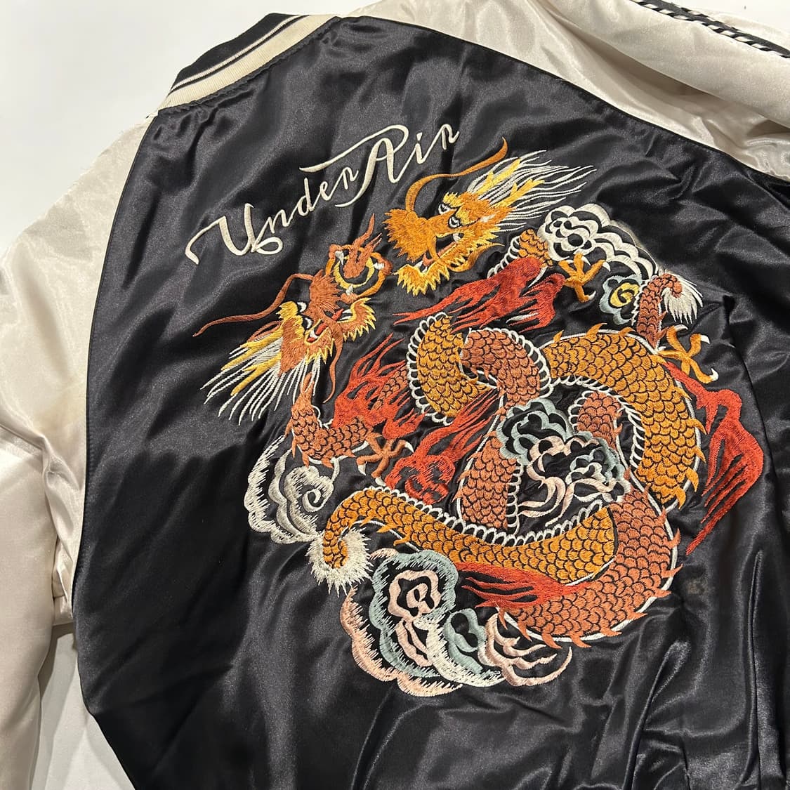[48] UNDERAIR 용 자수 블랙/화이트 봄버 자켓 B204 상품이미지9