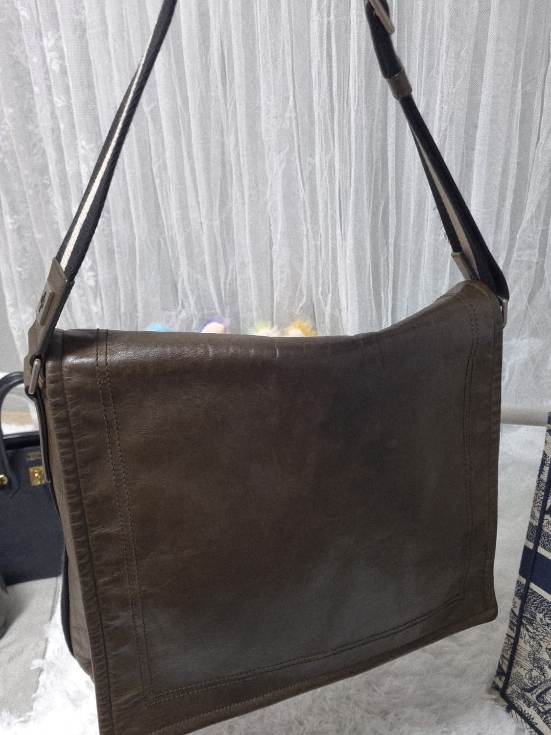 정품) 발리 메신저 백  상품이미지3