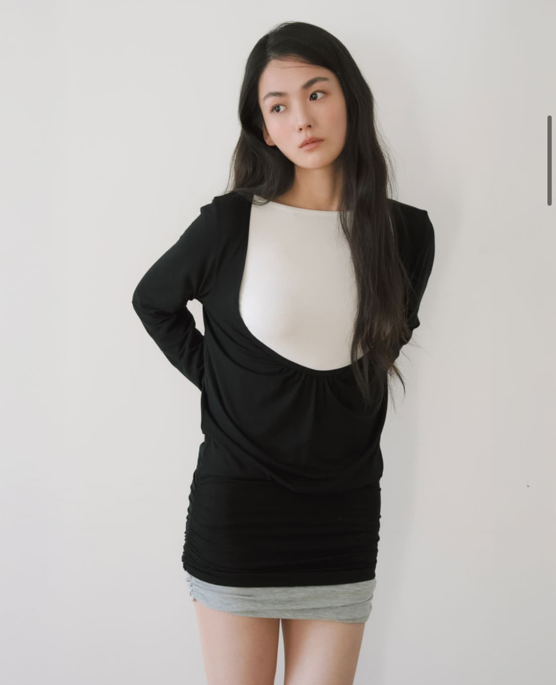 yearning loose shirring 유넥 탑 black 상품이미지1