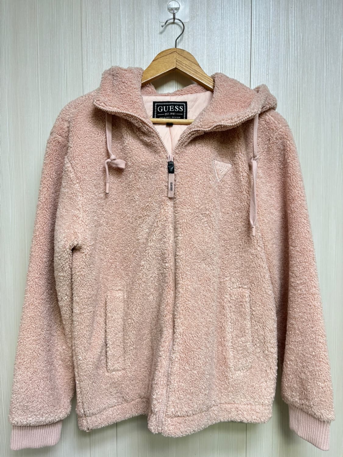 Guess 핑크뽀글집업 상품이미지3