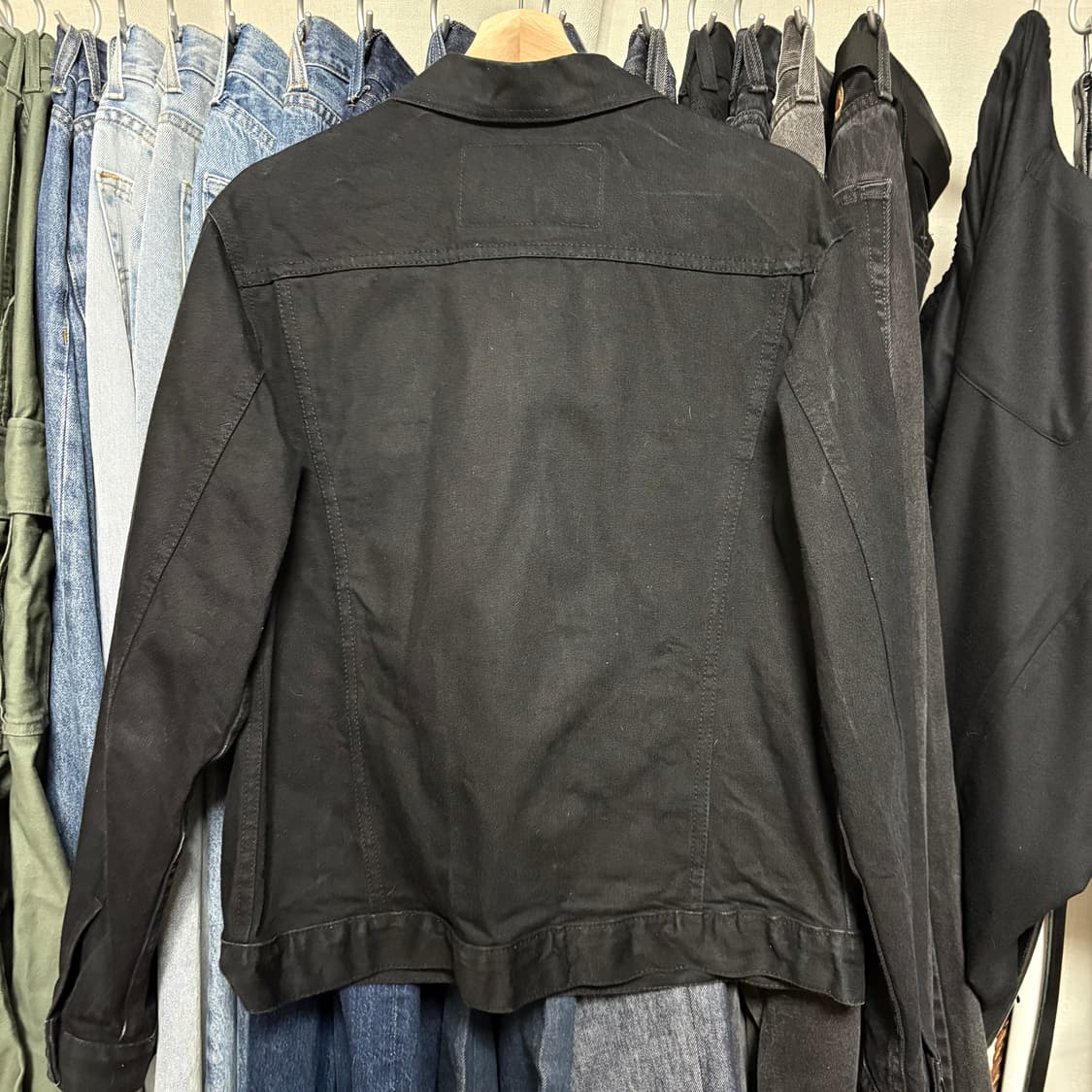 네이키드앤페이머스 블랙 셀비지 데님 트러커 자켓 m 상품이미지4