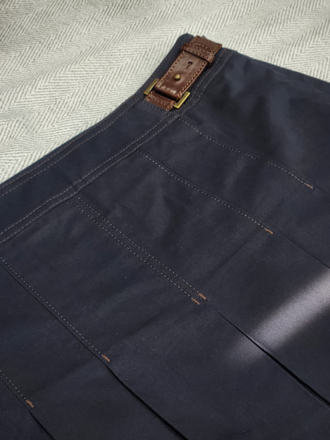 [26] BCBG 네이비 플리츠 스커트 67사이즈  (26인치) 상품이미지6