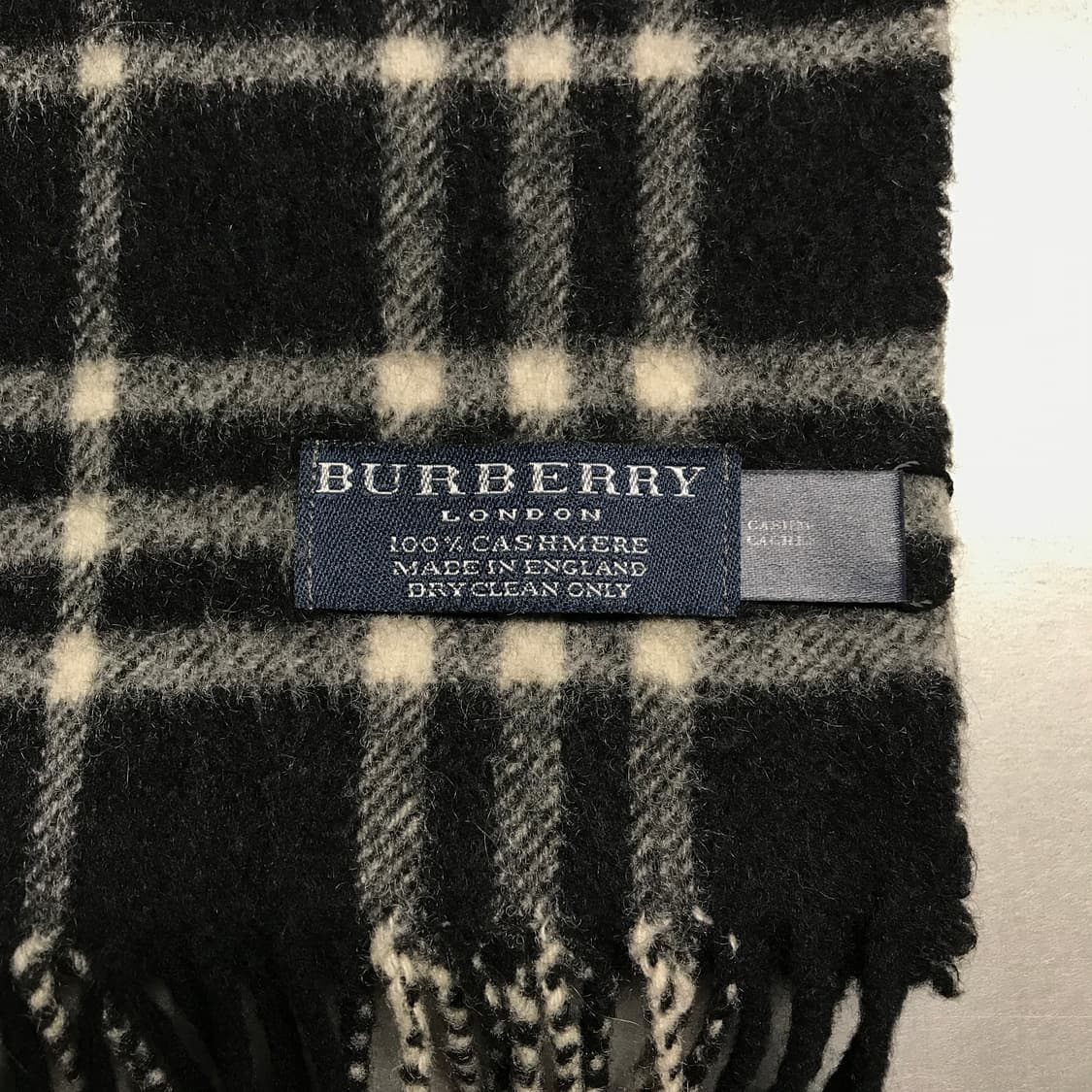 버버리 정품 캐시미어 머플러 블랙 상품이미지4