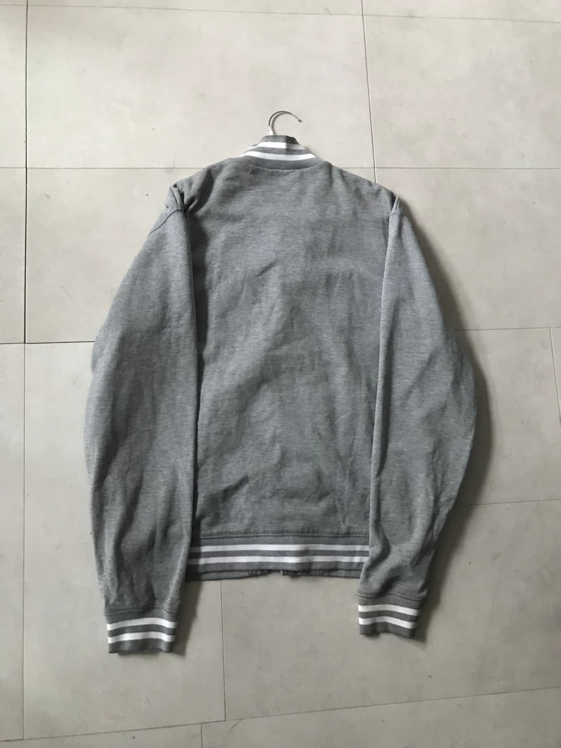 칼하트 그레이 빅로고 바시티자켓 상품이미지9