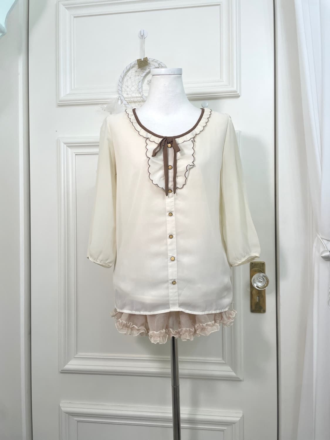 ivory brown bow ruffle blouse(size-M) 상품이미지1