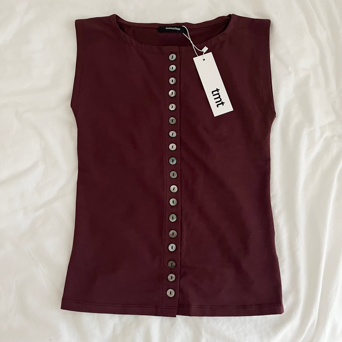 투머치택스 자개 버튼 슬리브리스 탑 마룬 상품이미지2