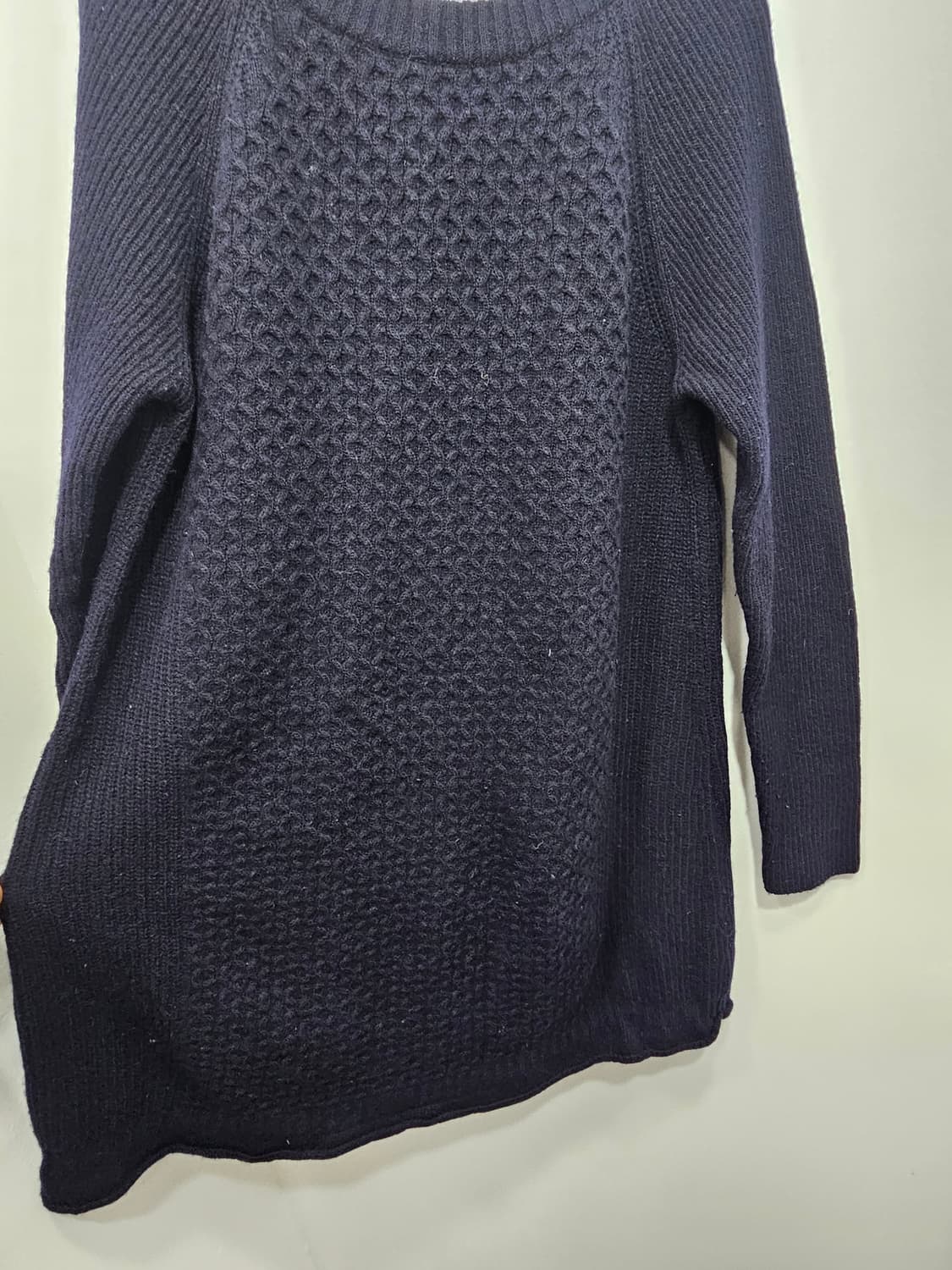 네이비 꽈배기 니트미디 지퍼 원피스 상품이미지4