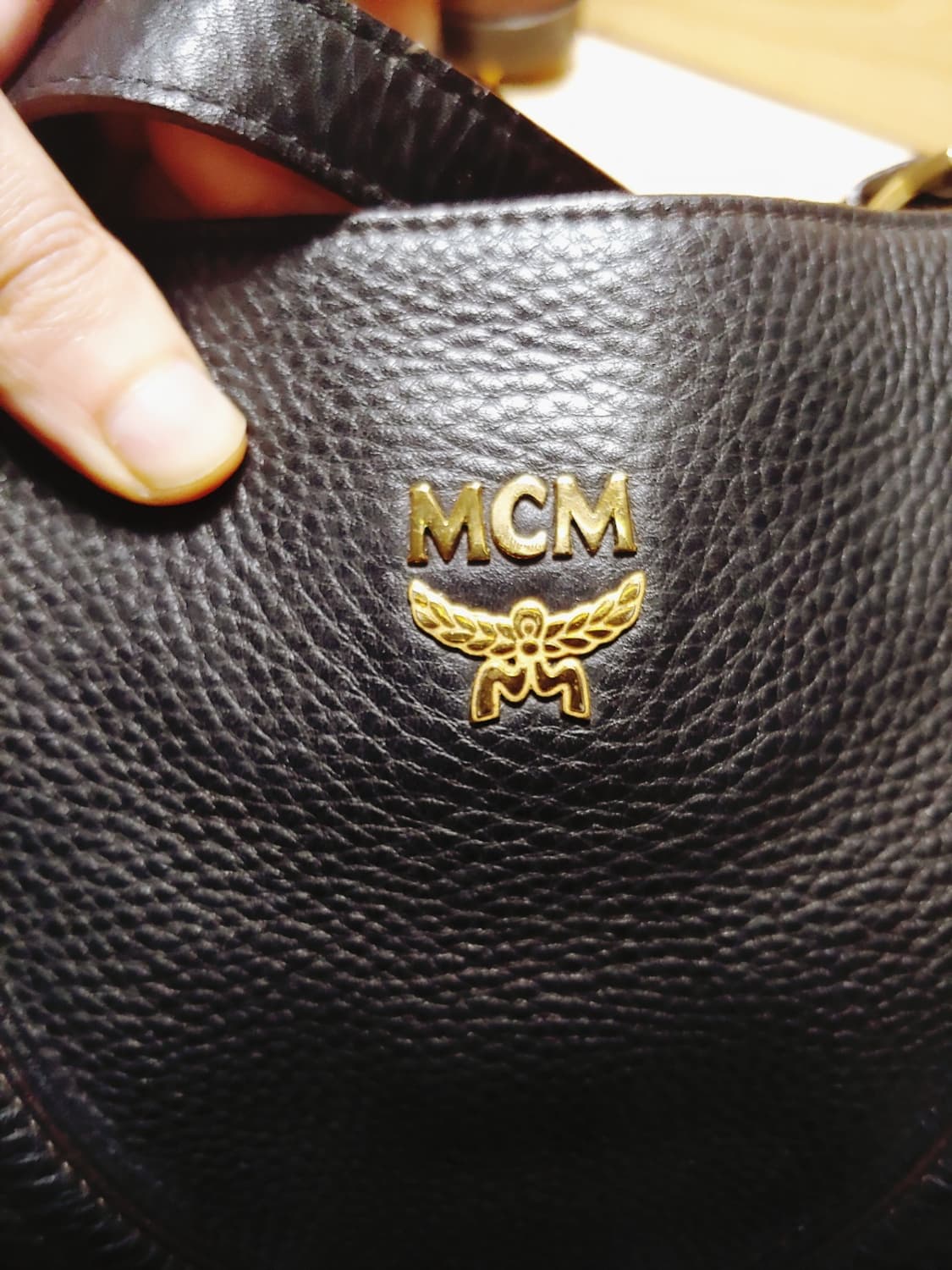 mcm 네츄럴레더 호보백 라지 상품이미지3