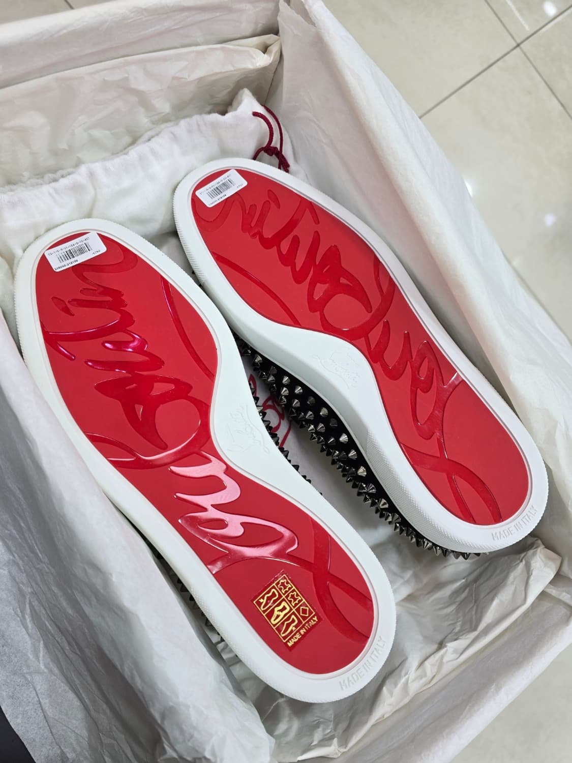 [새상품] 크리스찬 루부탱 롤러 보트 스파이크 남자 스니커즈 상품이미지5