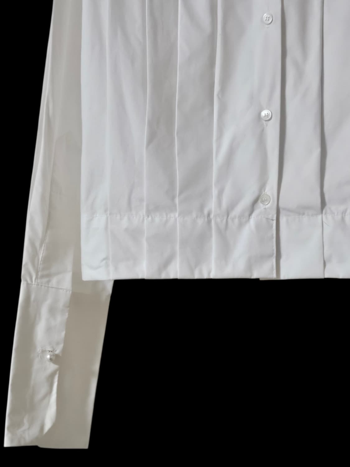 핀턱 디테일 화이트 셔츠 / 미착용 / 소매 진주버튼 / 후면여밈 상품이미지7