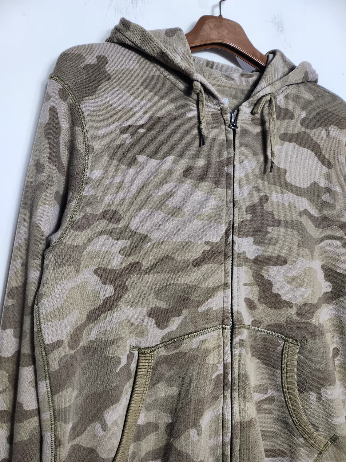 유니클로 카모 후드 집업 상품이미지2