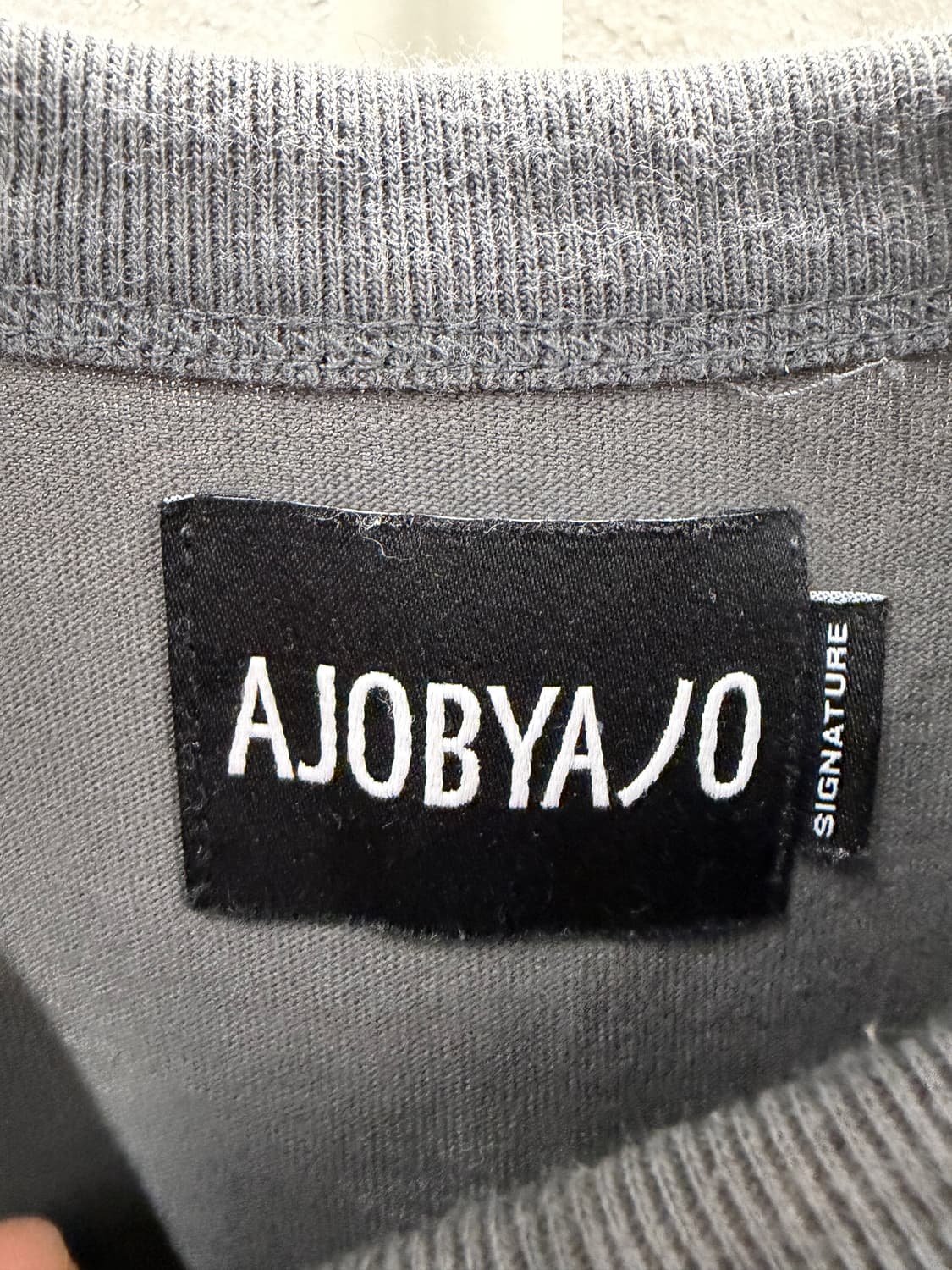 Ajobyajo 그레이 그래픽 반팔티 상품이미지3